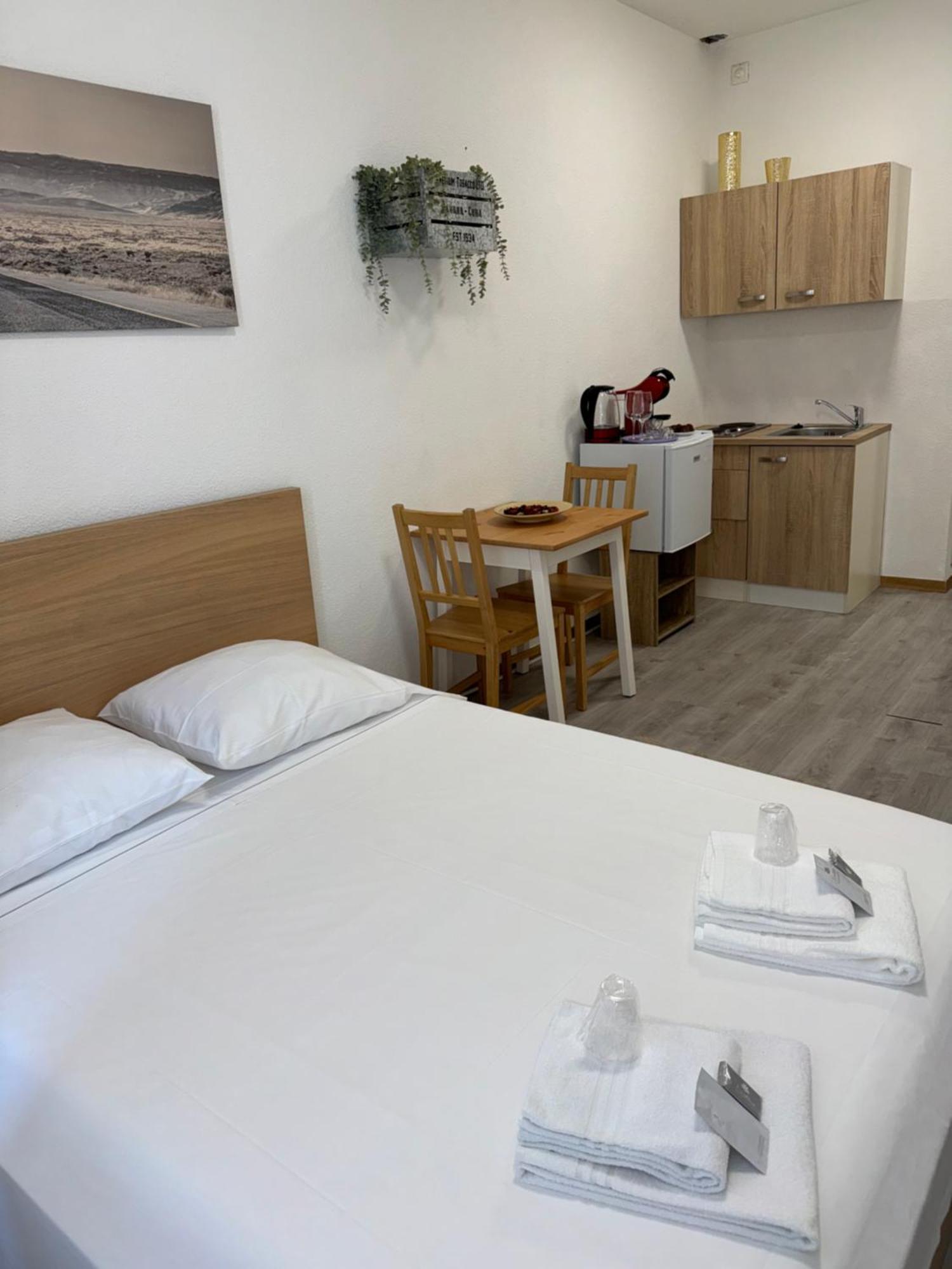 Hotel Leon D'Or 벨린초나 외부 사진